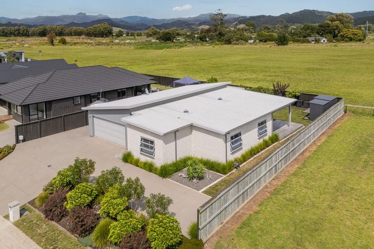 Photo of property in 8 Onerere Drive, Whitianga, 3510