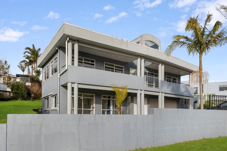 Photo of property in 18 Belleaire Court, West Harbour, Auckland, 0618