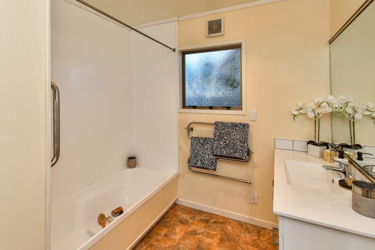 Photo of property in 446a Great South Road, Opaheke, Papakura, 2113