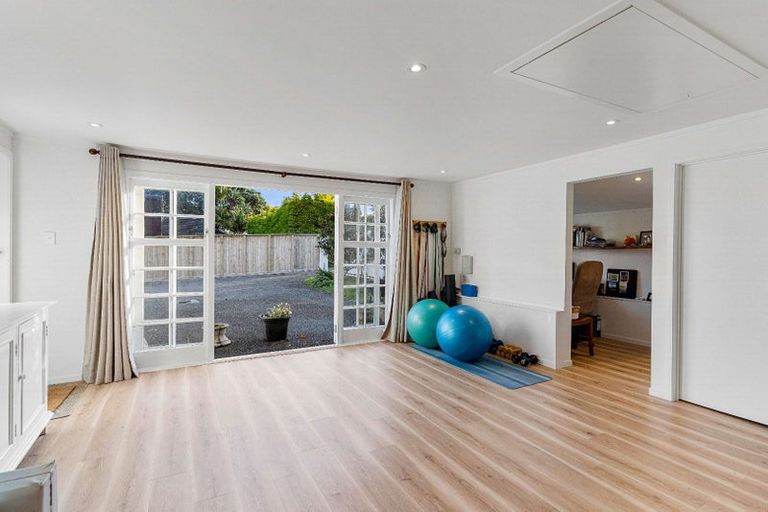 Photo of property in 73 Norwood Road, Bayswater, Auckland, 0622