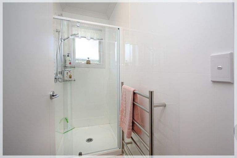 Photo of property in 12 Malthus Place, Foxton Beach, Foxton, 4815