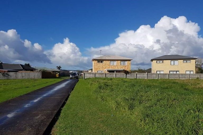 Photo of property in 30 Aitkenhead Court, Parakai, 0830