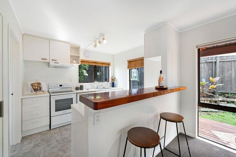 Photo of property in 2/35 Jaemont Avenue, Te Atatu South, Auckland, 0610