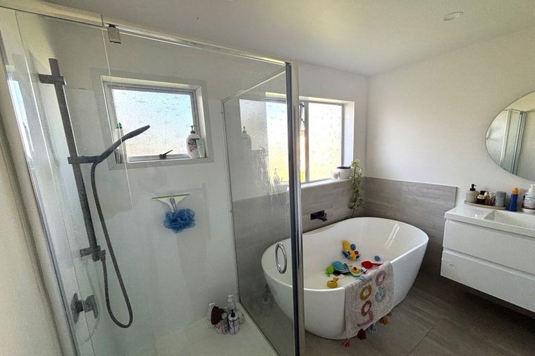 Photo of property in 4 Renata Road, Otaki, 5512