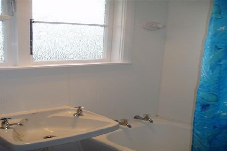 Photo of property in 377 Cambridge Terrace, Naenae, Lower Hutt, 5011