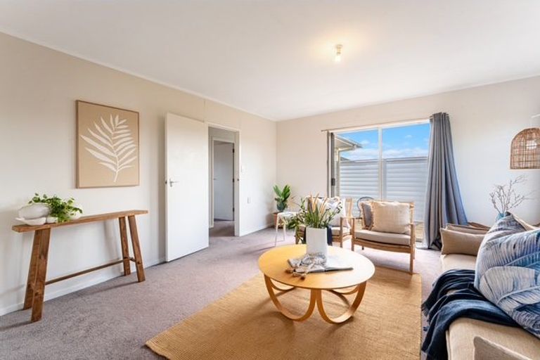 Photo of property in 34 Bay Street, Red Beach, 0932