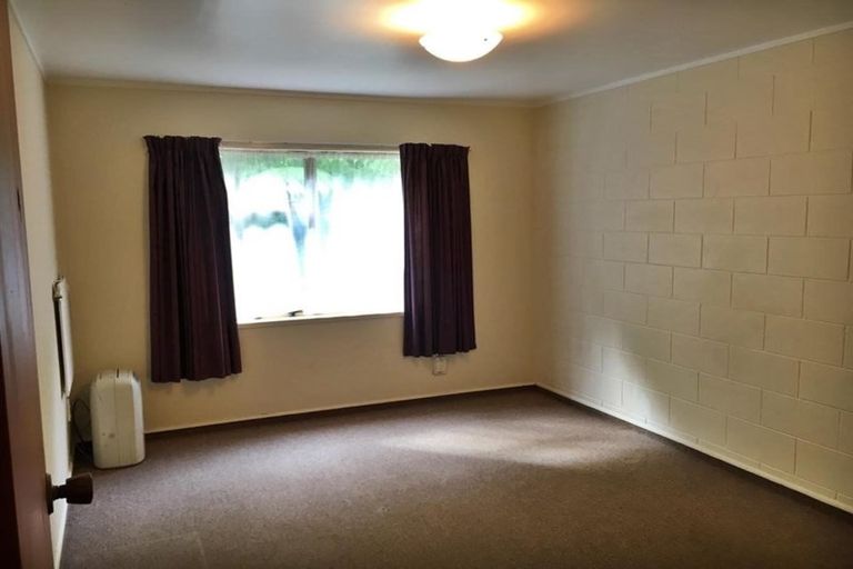 Photo of property in Recreation Reserve, 2/273 Grounsell Crescent, Belmont, Lower Hutt, 5010
