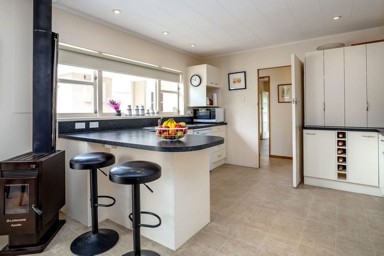 Photo of property in 62 Kuratawhiti Street, Greytown, 5712