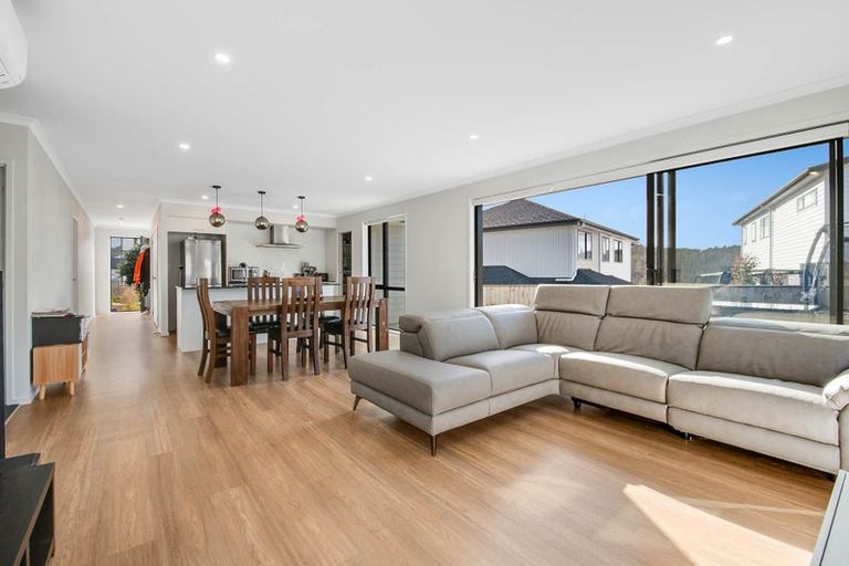 Photo of property in 83 Marellen Drive, Red Beach, 0932