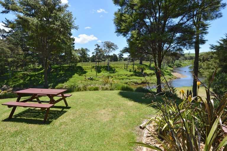 Photo of property in 846 Puketona Road, Haruru, 0204