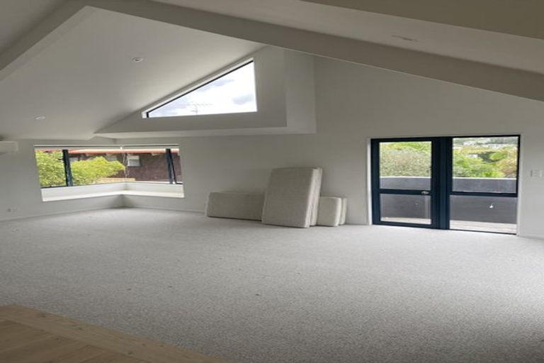 Photo of property in 1/12 Aotearoa Terrace, Murrays Bay, Auckland, 0630