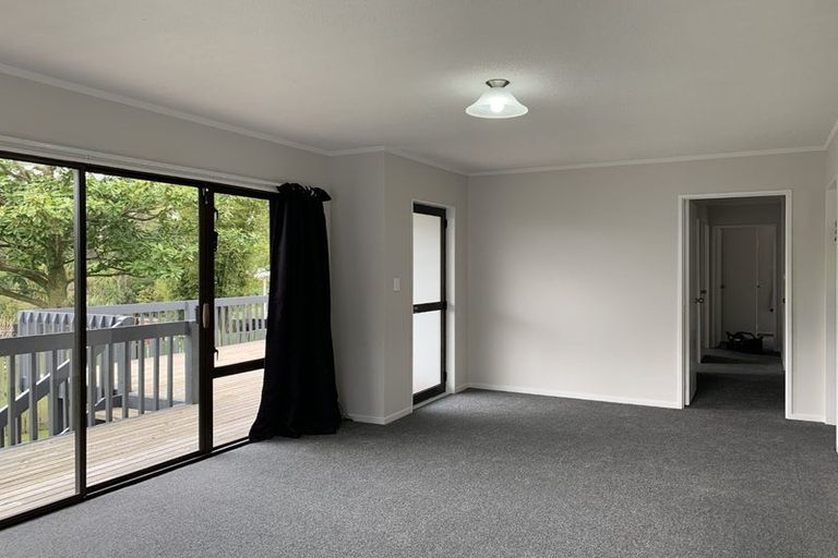 Photo of property in 8 Wirihana Road, Titirangi, Auckland, 0604