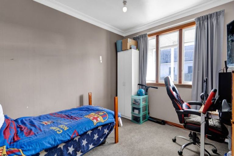 Photo of property in 2 Awanui Street, Merrilands, New Plymouth, 4312