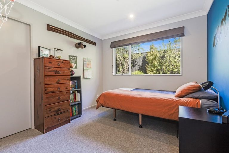 Photo of property in 6 Spritsail Place, Whitby, Porirua, 5024