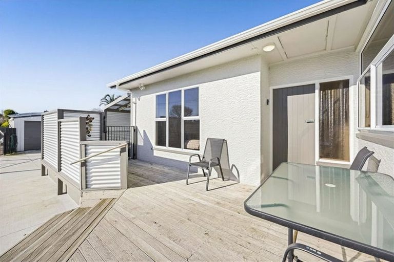 Photo of property in 114 Glover Road, Hawera, 4610