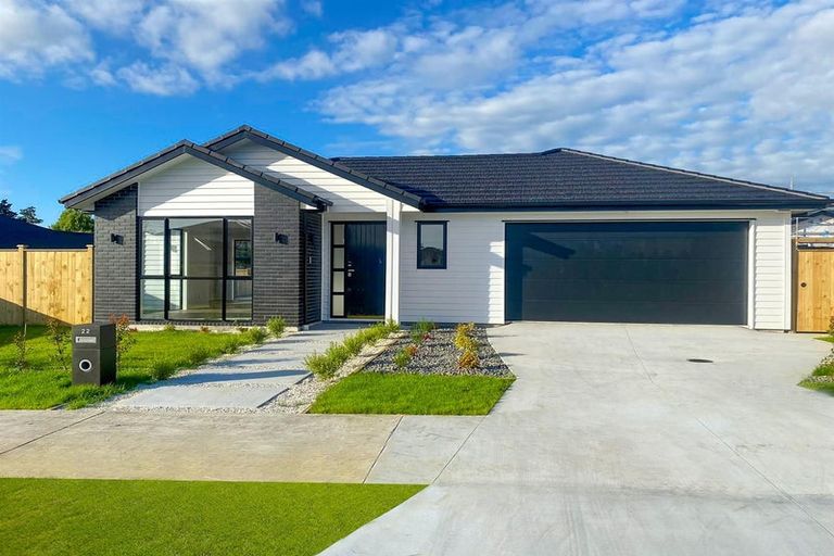 Photo of property in 22 Lewis Younie Road, Kumeu, 0810
