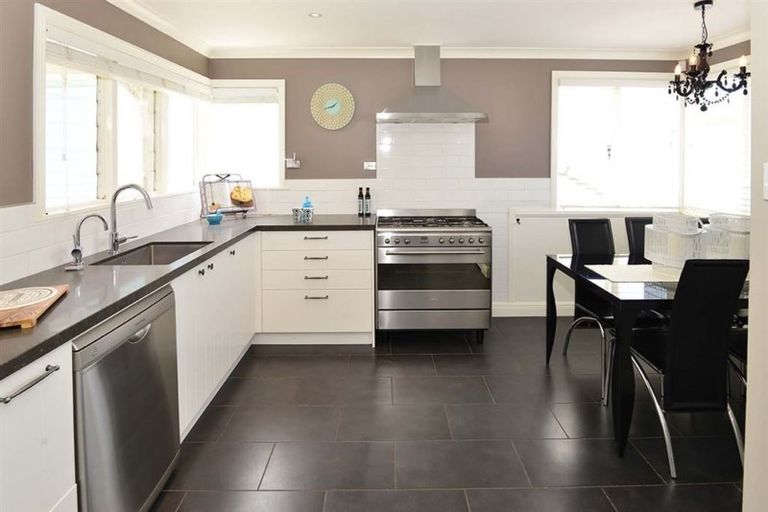 Photo of property in 1047 Whangaparaoa Road, Tindalls Beach, Whangaparaoa, 0930