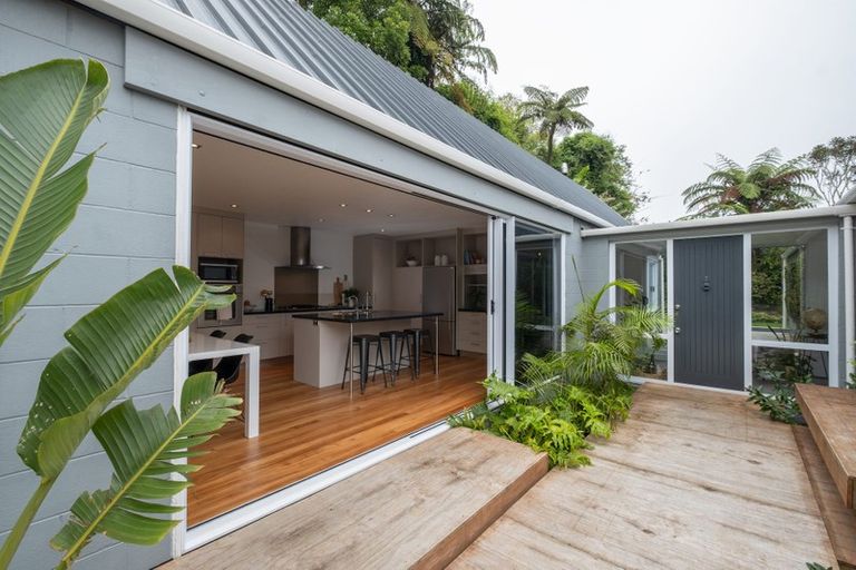 Photo of property in 10 Doralto Road, Frankleigh Park, New Plymouth, 4310