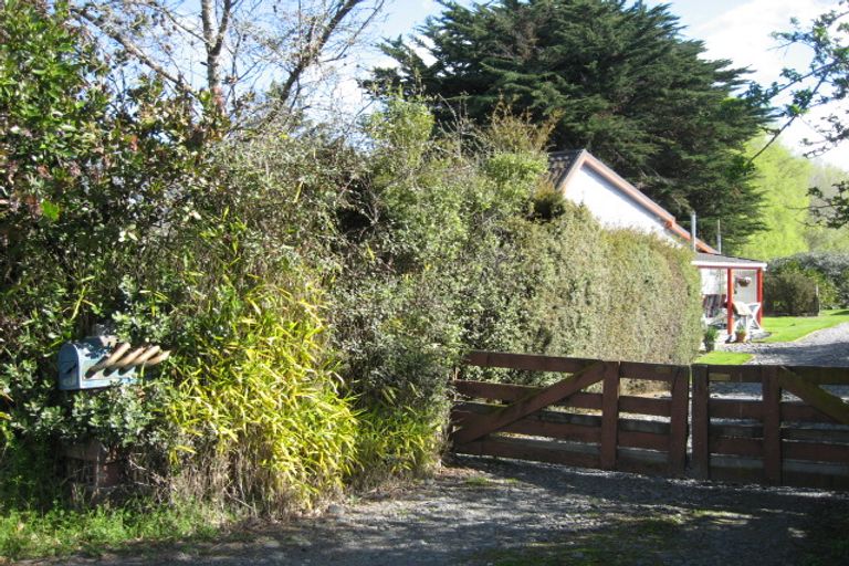 Photo of property in 49 Bridge Street, Bulls, 4818