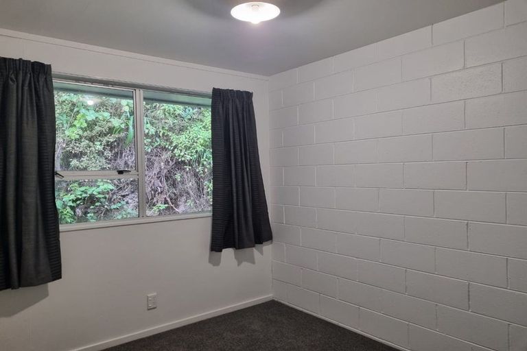 Photo of property in 58b Raroa Terrace, Tawa, Wellington, 5028