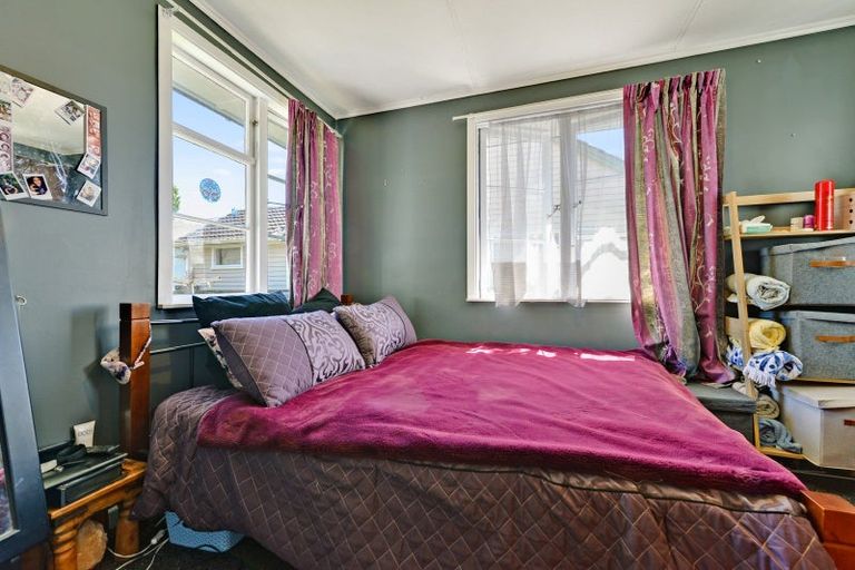 Photo of property in 29 Ross Crescent, Fairfield, Hamilton, 3214