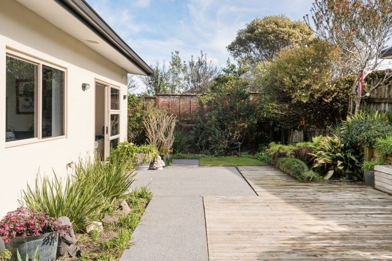 Photo of property in 47 Oteki Park Drive, Welcome Bay, Tauranga, 3112