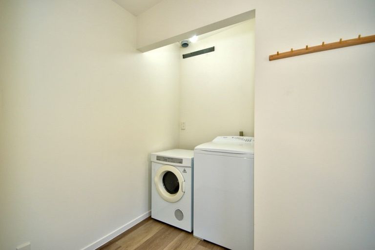 Photo of property in 141 Kent Street, Kingston, Athol, 9793