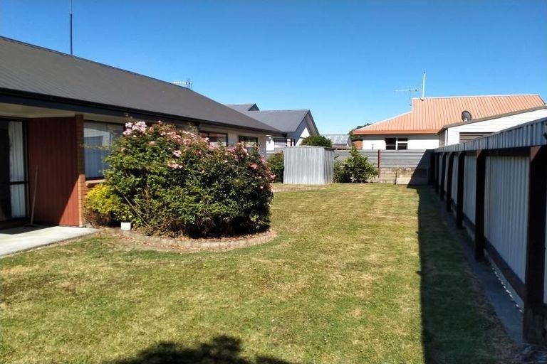 Photo of property in 2/12 Beveridge Place, Greenmeadows, Napier, 4112