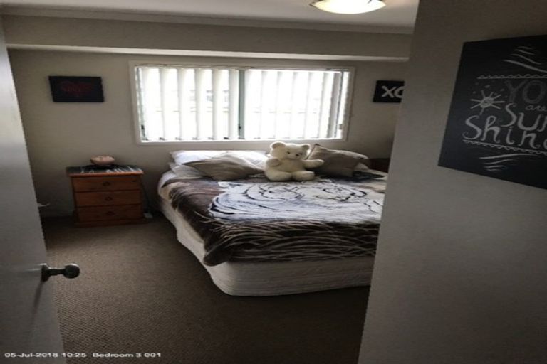 Photo of property in 34 Tussock Avenue, Mangere, Auckland, 2022