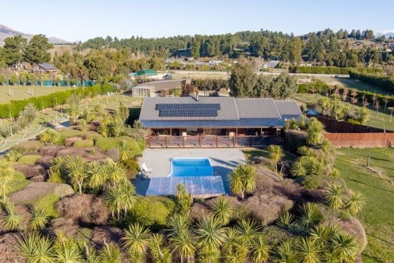 Photo of property in 118 Lachlan Avenue, Hawea Flat, Wanaka, 9382