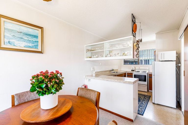 Photo of property in 2/33 Swanson Road, Henderson, Auckland, 0610