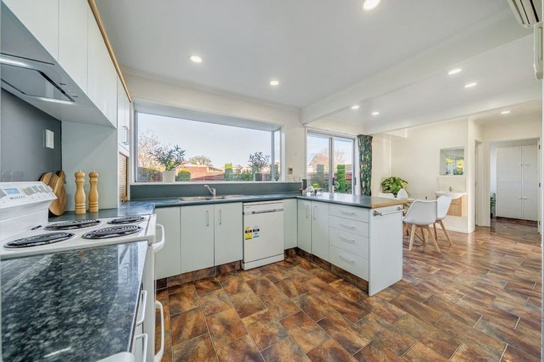 Photo of property in 17 De Menech Grove, Avalon, Lower Hutt, 5011