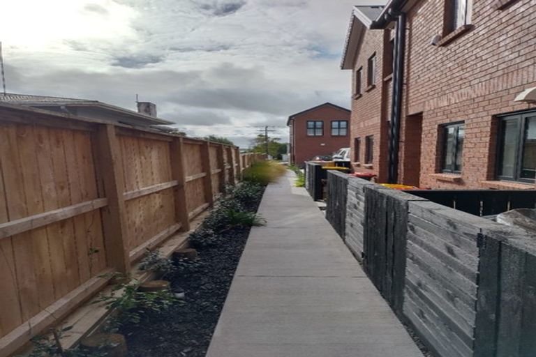 Photo of property in 4/9 Marlene Avenue, Te Atatu South, Auckland, 0610