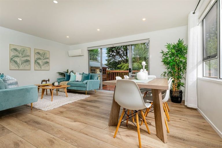 Photo of property in 10 Puketaha Road, Swanson, Auckland, 0816