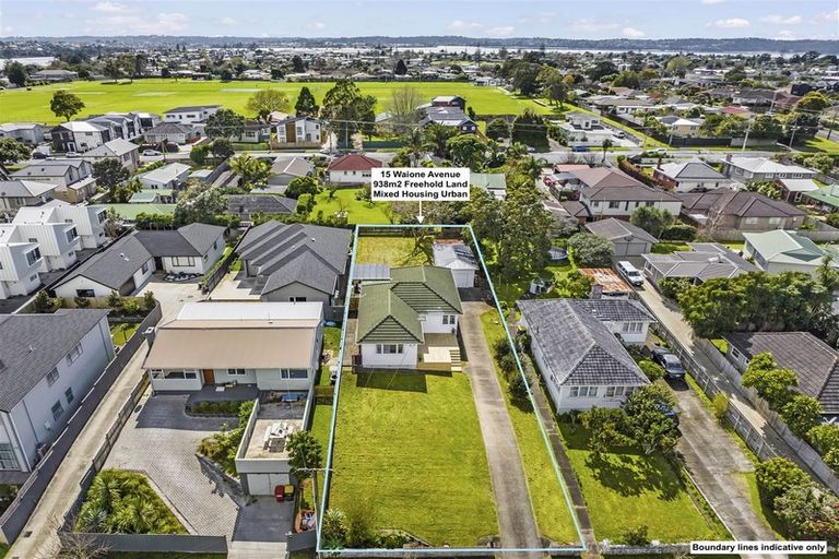 Photo of property in 15 Waione Avenue, Te Atatu Peninsula, Auckland, 0610