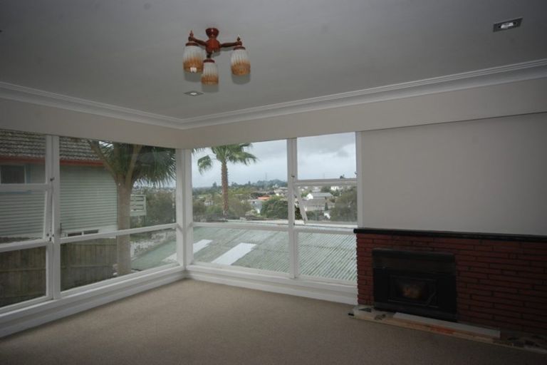 Photo of property in 100 Oakdale Road, Mount Roskill, Auckland, 1041