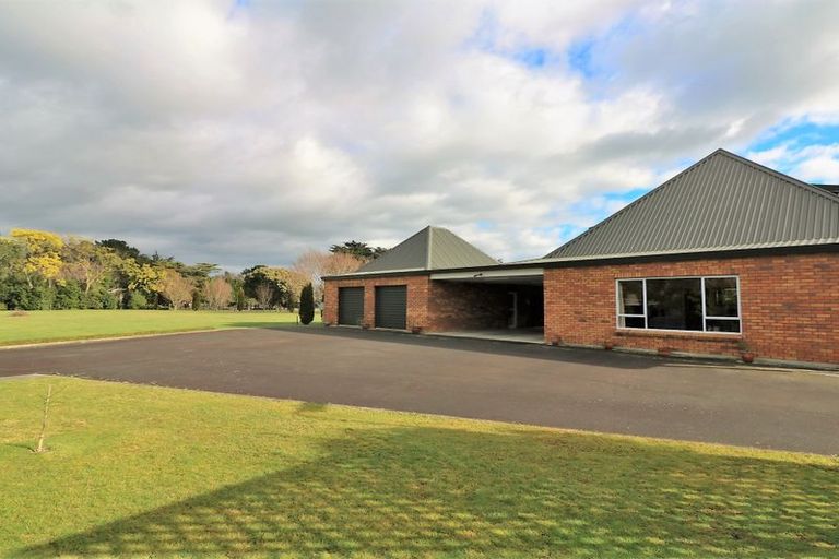 Photo of property in 64 Richmond Road, Carterton, 5713