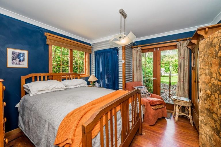 Photo of property in 5 Flaxmere Street, Waikanae Beach, Waikanae, 5036