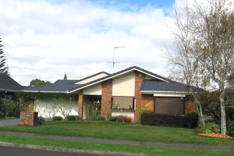 Photo of property in 34 Cornelian Crescent, Half Moon Bay, Auckland, 2012