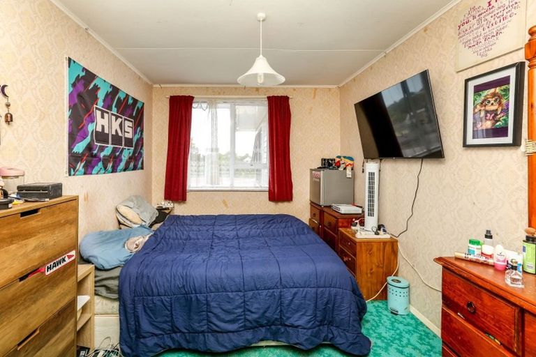 Photo of property in 18 Endeavour Street, Marfell, New Plymouth, 4310