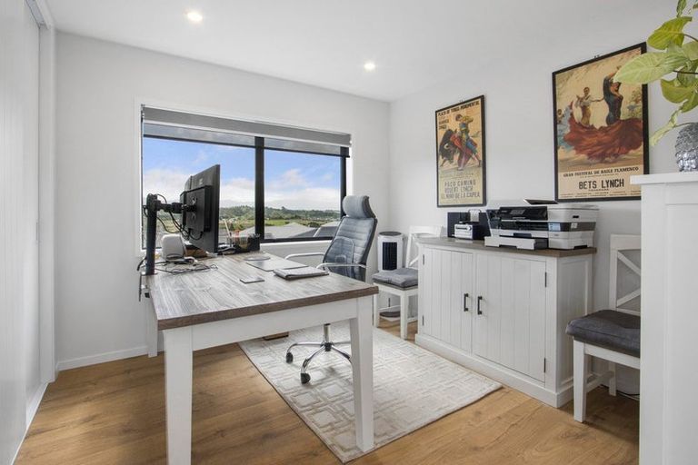 Photo of property in 13 Stingray Drive, Omokoroa, 3114