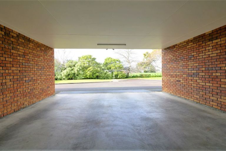 Photo of property in 64 Richmond Road, Carterton, 5713