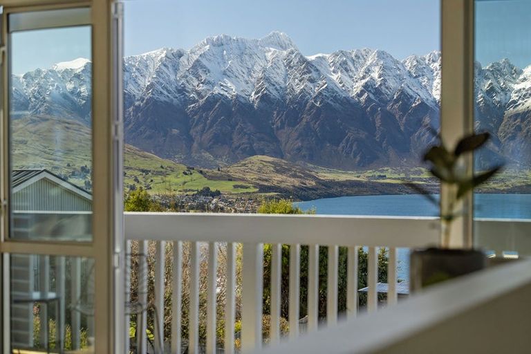 Photo of property in 36b Avalon Crescent, Fernhill, Queenstown, 9300