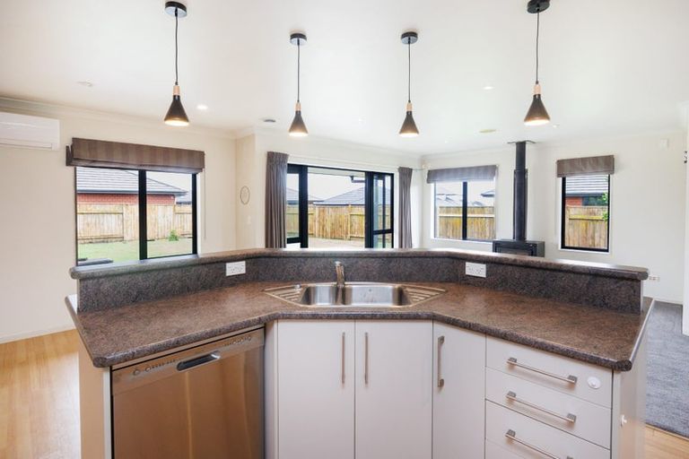 Photo of property in 186 Pacific Drive, Fitzherbert, Palmerston North, 4410