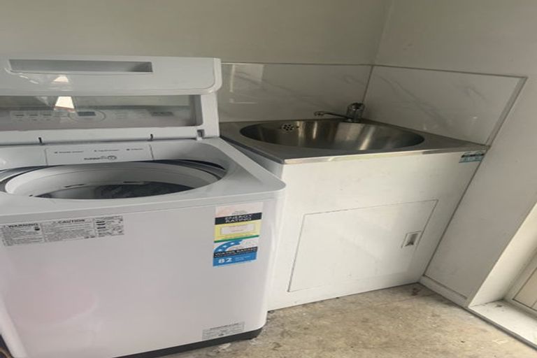 Photo of property in 4 Volta Place, Clendon Park, Auckland, 2103