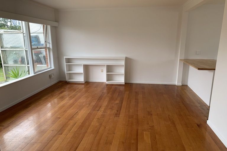 Photo of property in 2/44 Lake Road, Narrow Neck, Auckland, 0624