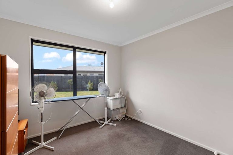 Photo of property in 48 Branigan Parade, Kelvin Grove, Palmerston North, 4414