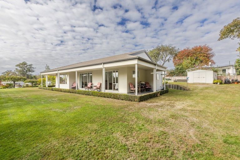 Photo of property in 22 Parkland Drive, Waipawa, 4210