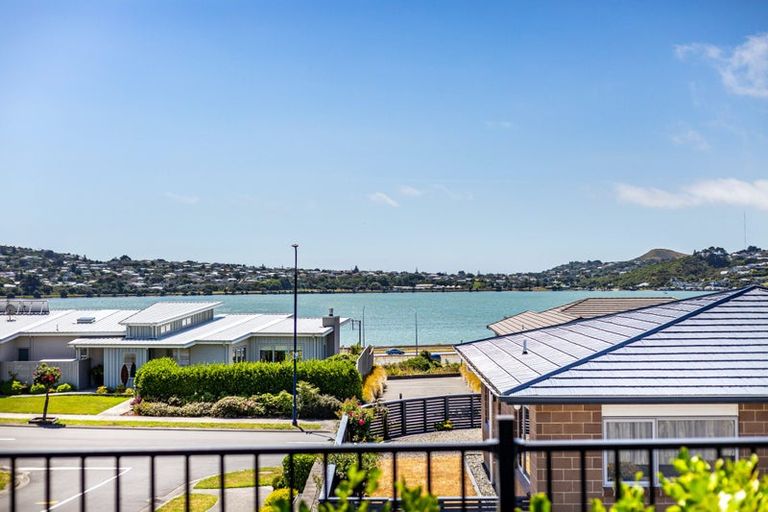 Photo of property in 5 Margaret Shields Avenue, Aotea, Porirua, 5024