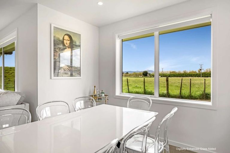 Photo of property in 7 Magnolia Lane, Kelvin Grove, Palmerston North, 4414